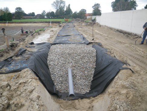 aanleg bufferbekken en uitgraven koeienstal  (14)