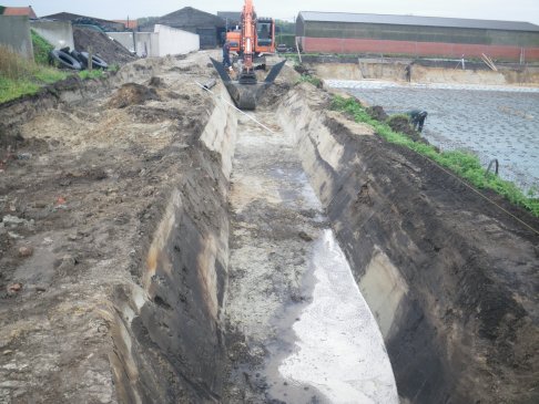 aanleg bufferbekken en uitgraven koeienstal  (9)