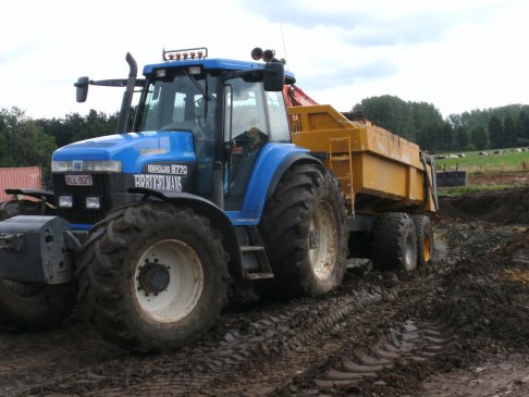 New Holland 8770 2