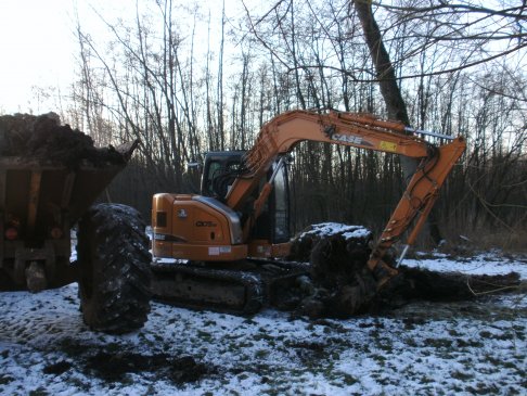 Winkelsbroek_plaggen, verlagen taluds rond vijver + afvoeren plagsel 4