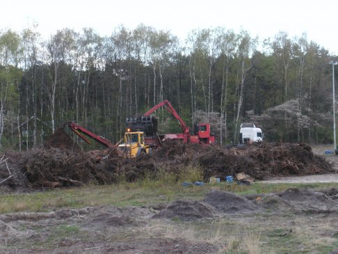 shredderen van stronken en takken tot biomassa (4)