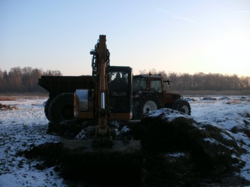 Winkelsbroek_plaggen, verlagen taluds rond vijver + afvoeren plagsel 2